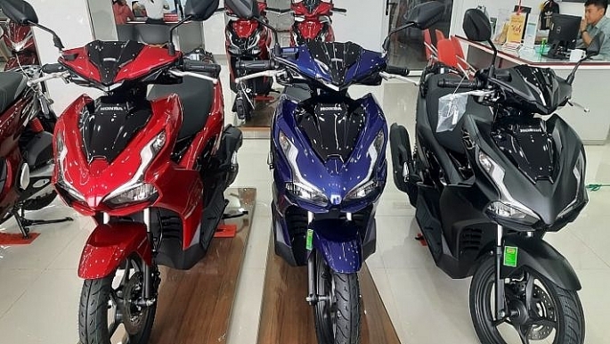  Bảng giá xe Honda Air Blade 2025 tháng 8/2025 giảm sập sàn: Đại lý chơi lớn quyết hạ đo ván xe điện