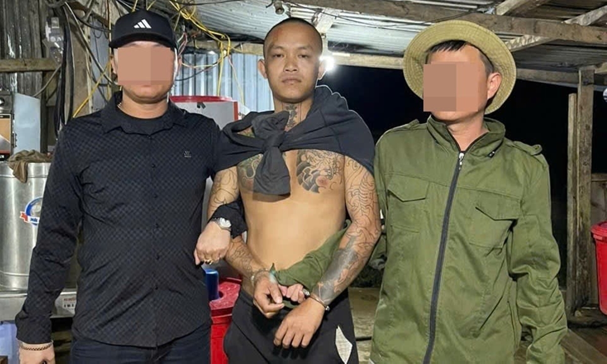 Gã buôn bán người trốn truy nã bằng vỏ bọc bình dị khó tin, công an ập vào bắt giữ ở nơi bất ngờ