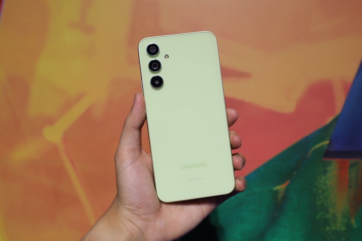 Cựu vương tầm trung Galaxy A54 một thời đình đám nay chỉ hơn 6 triệu, ngon hơn cả iPhone 16