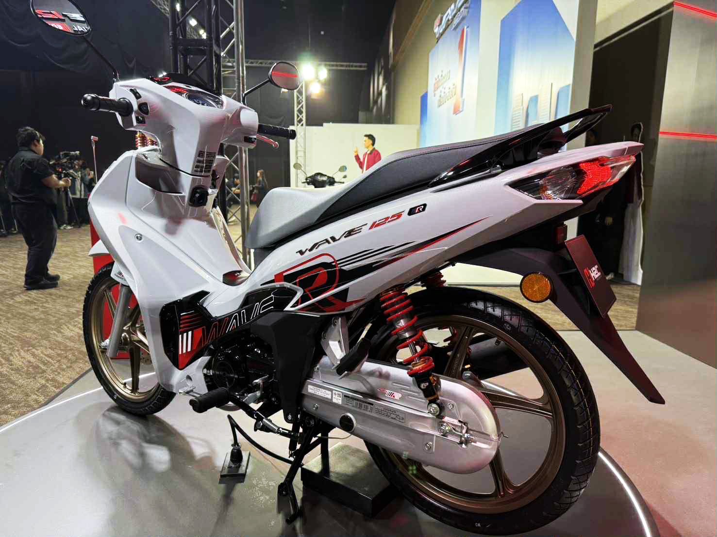 Honda ra mắt ‘vua xe số’ 125cc mới giá 40 triệu đồng: Đẹp át vía Future, trang bị đè bẹp Wave Alpha ảnh 3