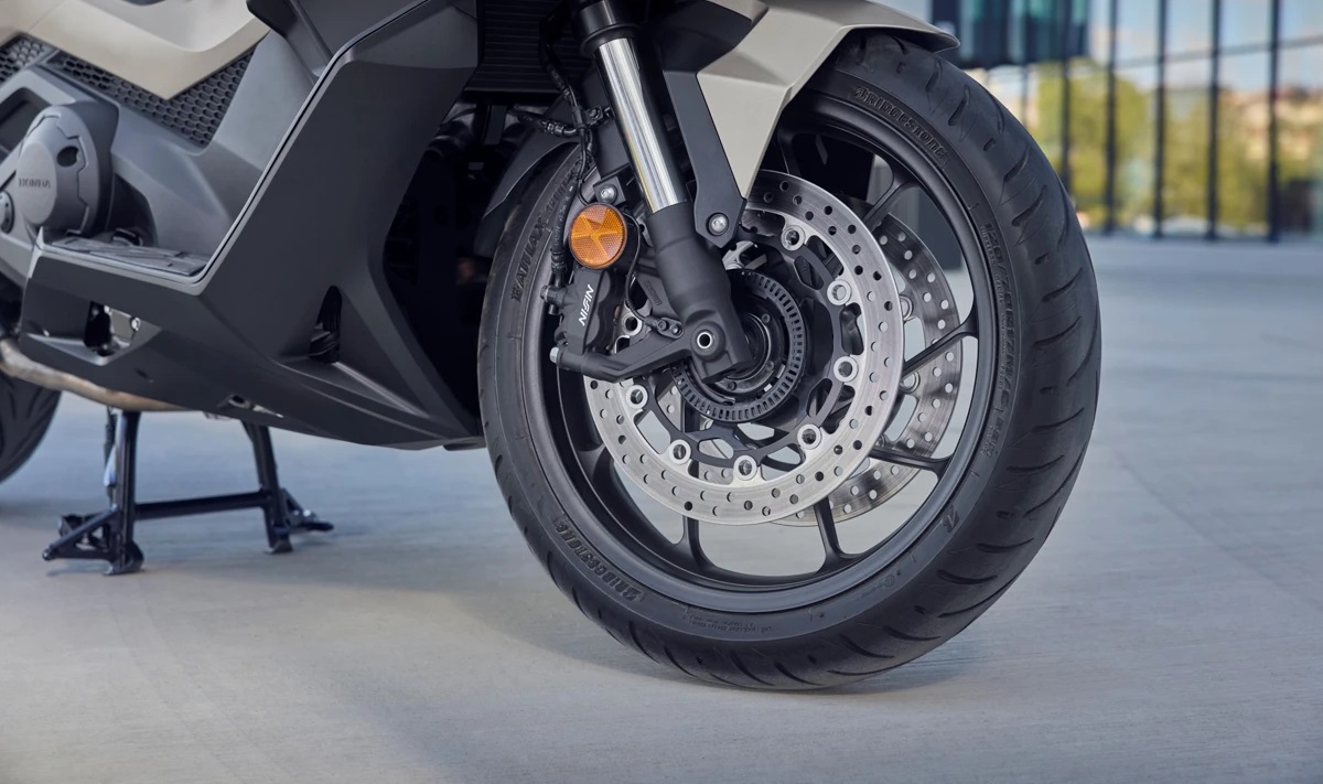 Honda chính thức ra mắt xe tay ga \'át chủ bài\' mới xịn hơn cả SH: Có ABS 2 kênh, màn TFT, giá dễ mua