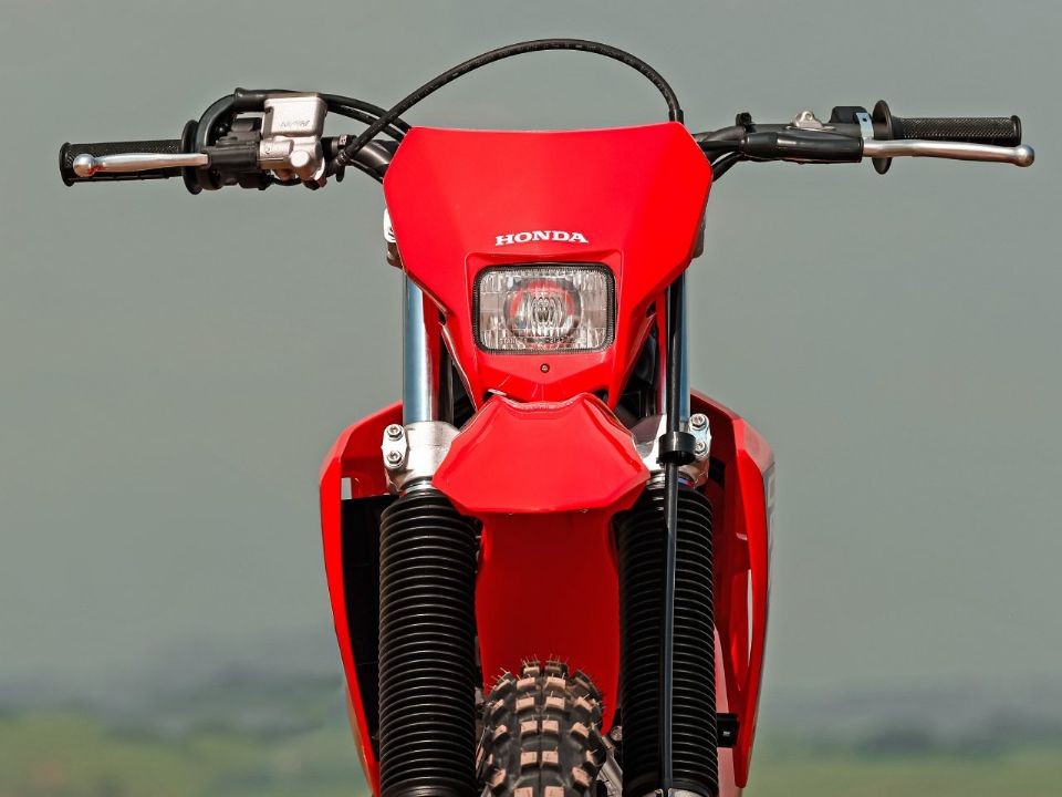 Honda ra mắt ‘tân binh côn tay’ đẹp mê ly, trang bị áp đảo Winner X và Yamaha Exciter, giá cực 'mềm' ảnh 2