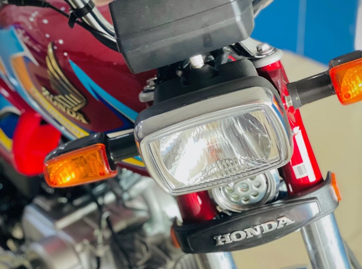 Tin xe máy 15/8: ‘Huyền thoại côn tay’ mới giá 13 triệu đồng của Honda về đại lý, thiết kế cực chất