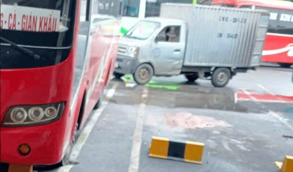 GĐ bến xe Giáp Bát thông tin nóng vụ phụ xe tố bị tài xế xe khách đánh chảy máu mắt, phải nhập viện
