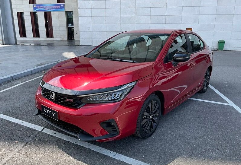 Giá lăn bánh Honda City giữa tháng 8/2025 ‘giảm thủng đáy’, hạ gục cả Hyundai Accent và Toyota Vios