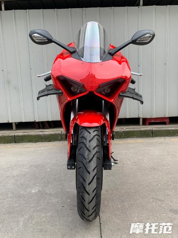 Ra mắt ‘vua côn tay’ mới giá rẻ, thiết kế đẹp lấn át Honda Winner X, trang bị ăn đứt Yamaha Exciter ảnh 2