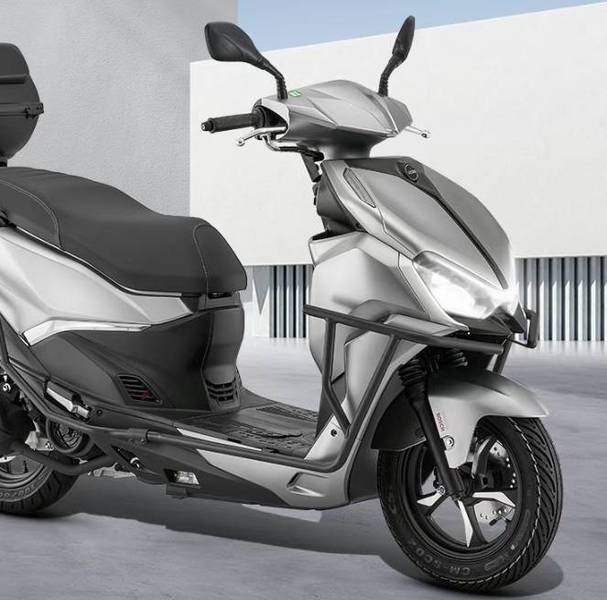 ‘Xe ga quốc dân’ 150cc mới tinh ra mắt với giá chỉ 35 triệu đồng, rẻ bằng Honda Vision mà xịn như SH ảnh 1