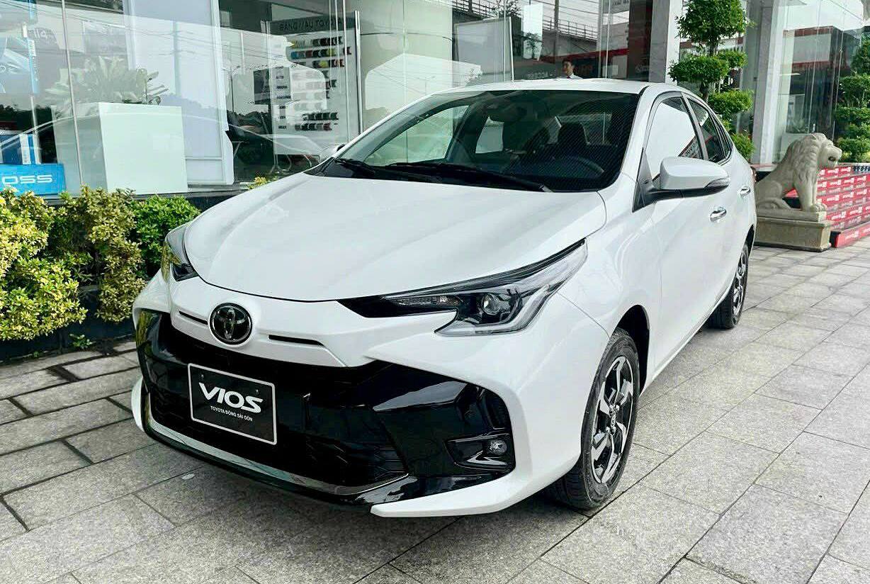 Bảng giá xe Toyota Vios lăn bánh cuối tháng 8/2025 giảm sâu, ‘chèn ép’ Hyundai Accent và Honda City