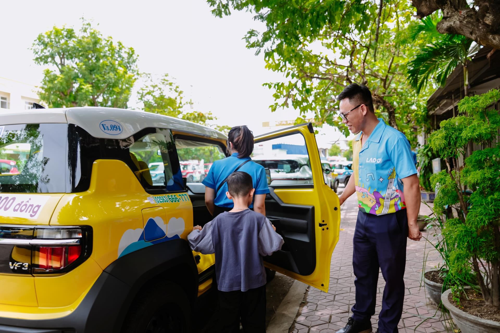 Lado Taxi và Xanh SM đưa VinFast VF 3 thành phương tiện du lịch đặc biệt tại Đà Lạt ảnh 3