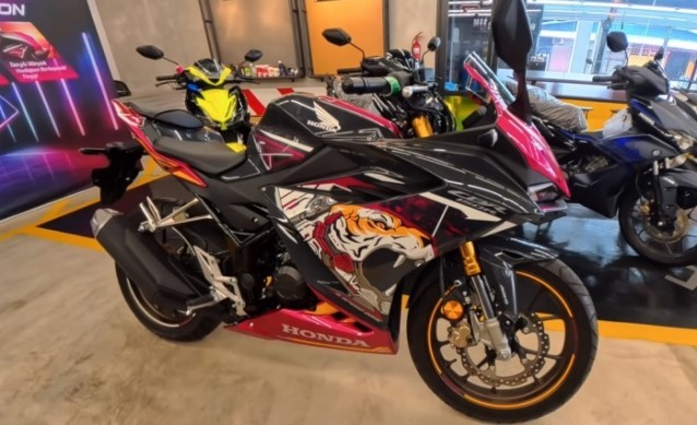Đại chiến Yamaha Exciter, ‘vua côn tay’ 150cc mới cứng của Honda đẹp hơn cả Winner X sắp về Việt Nam ảnh 1