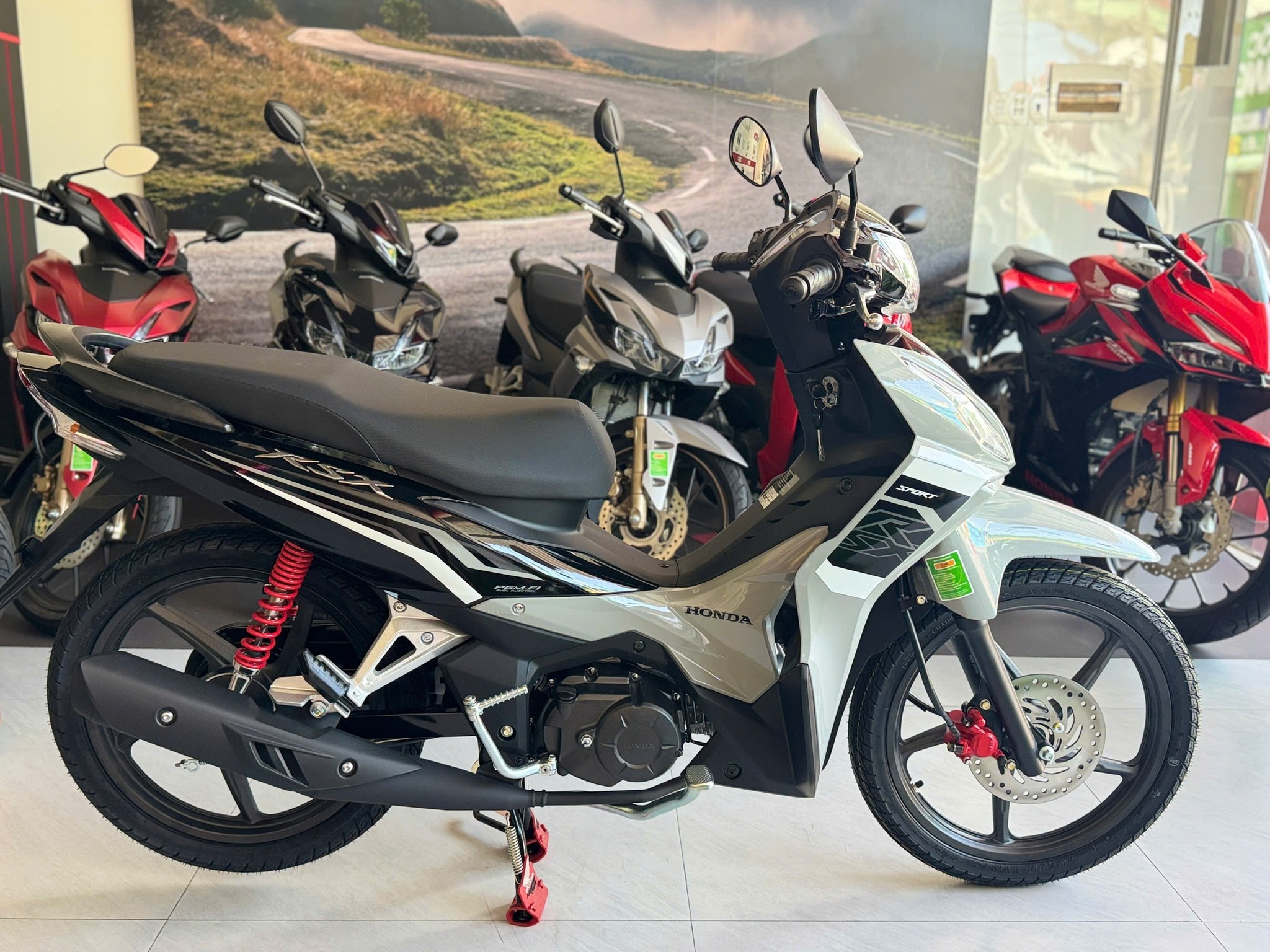 Bảng giá xe Honda Wave RSX FI cuối tháng 8/2025 lao dốc mạnh: Lấn át Wave Alpha và Future vì quá rẻ