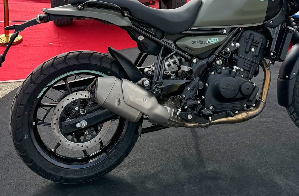 ‘Vua côn tay’ mới của Anh quốc chính thức ra mắt giá 62 triệu đồng: Đả bại Honda Winner X và Exciter
