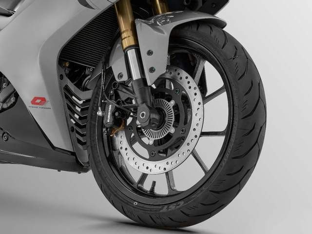 ‘Vua côn tay’ mới giá 59 triệu đồng ra mắt, có ABS 2 kênh át vía Yamaha Exciter và Honda Winner X ảnh 8