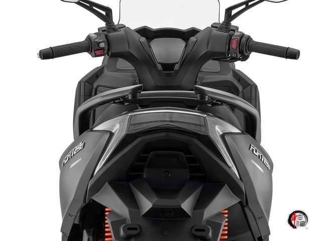Ra mắt ‘vua xe ga’ 250cc mới giá 62,6 triệu đồng mà xịn hơn Honda SH, thiết kế đẹp át vía Air Blade ảnh 4