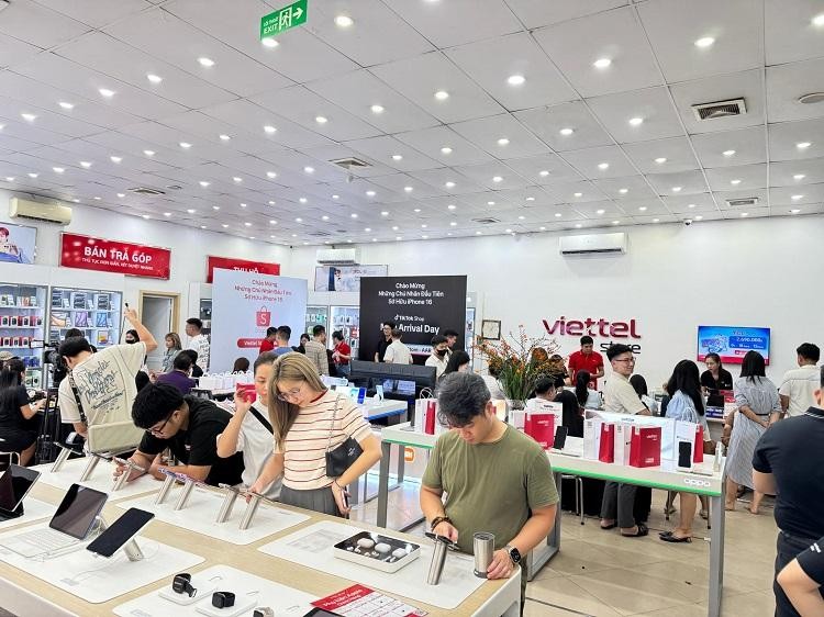 viettel-store-1-1756375147.jpeg