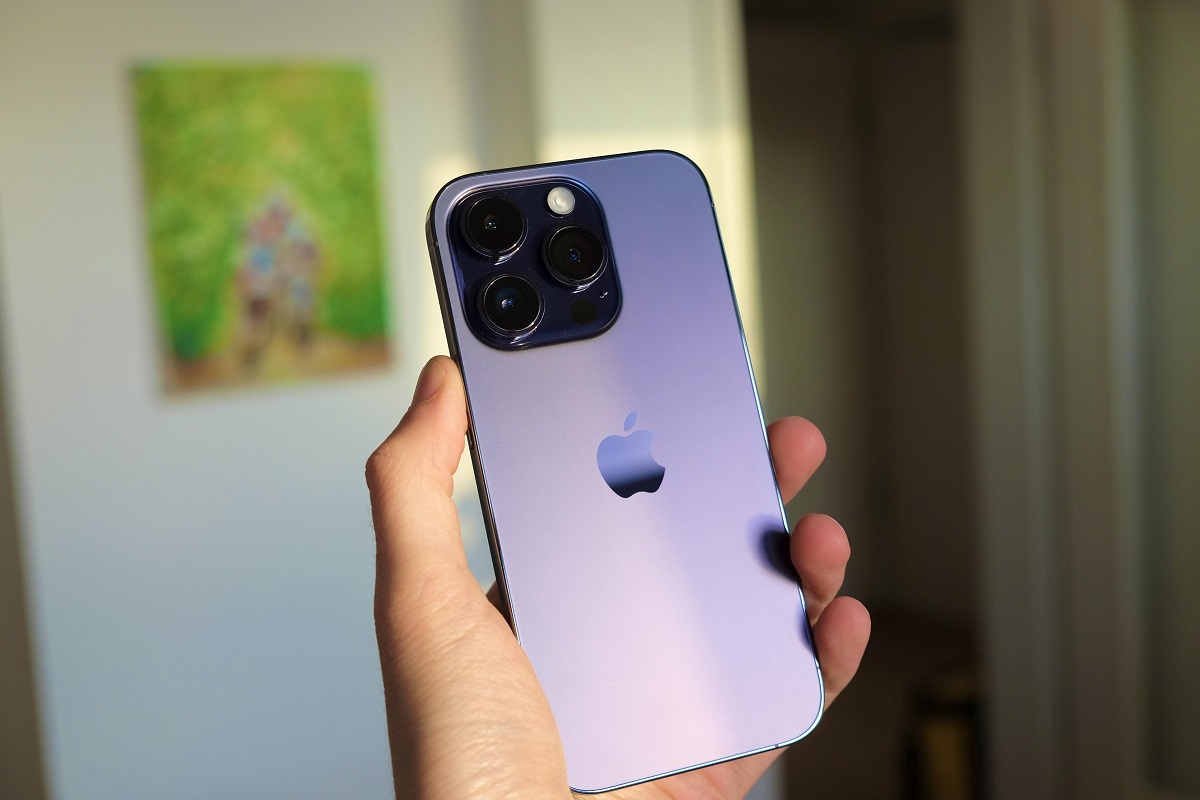 Đây là iPhone giá  chỉ 18 triệu màn OLED Dynamic Island 120Hz xịn như iPhone 16 Pro, iPhone 17 Pro