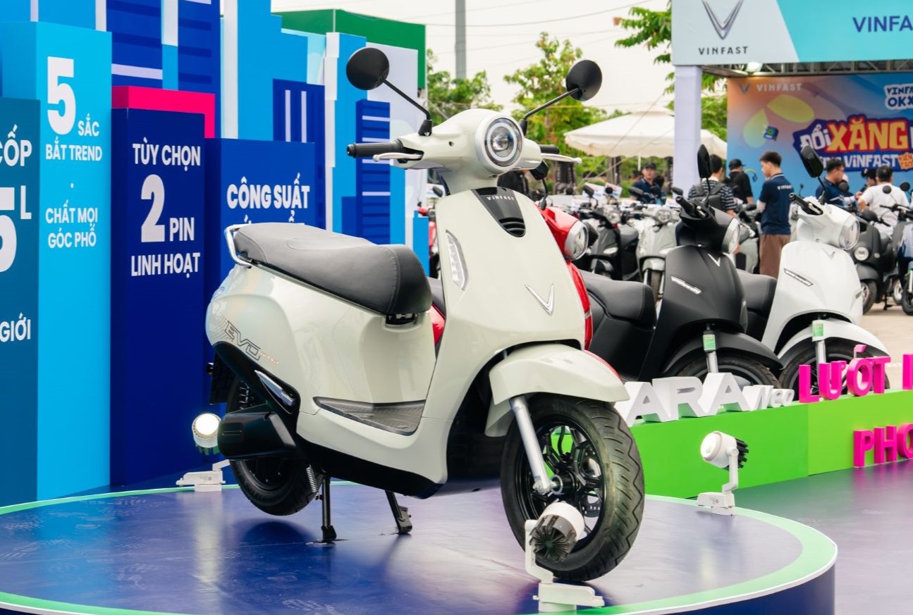 Bảng giá xe máy điện VinFast tháng 9/2025 ưu đãi cực mạnh: Hút khách Việt vì giá rẻ hơn hẳn xe xăng