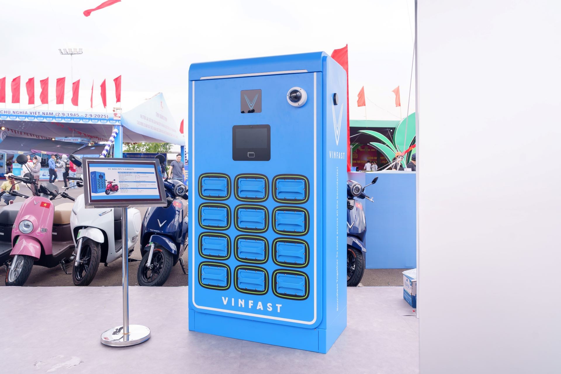 150.000 trạm đổi pin của VinFast: Lời giải để xe máy điện thay thế hoàn toàn xe xăng ảnh 2