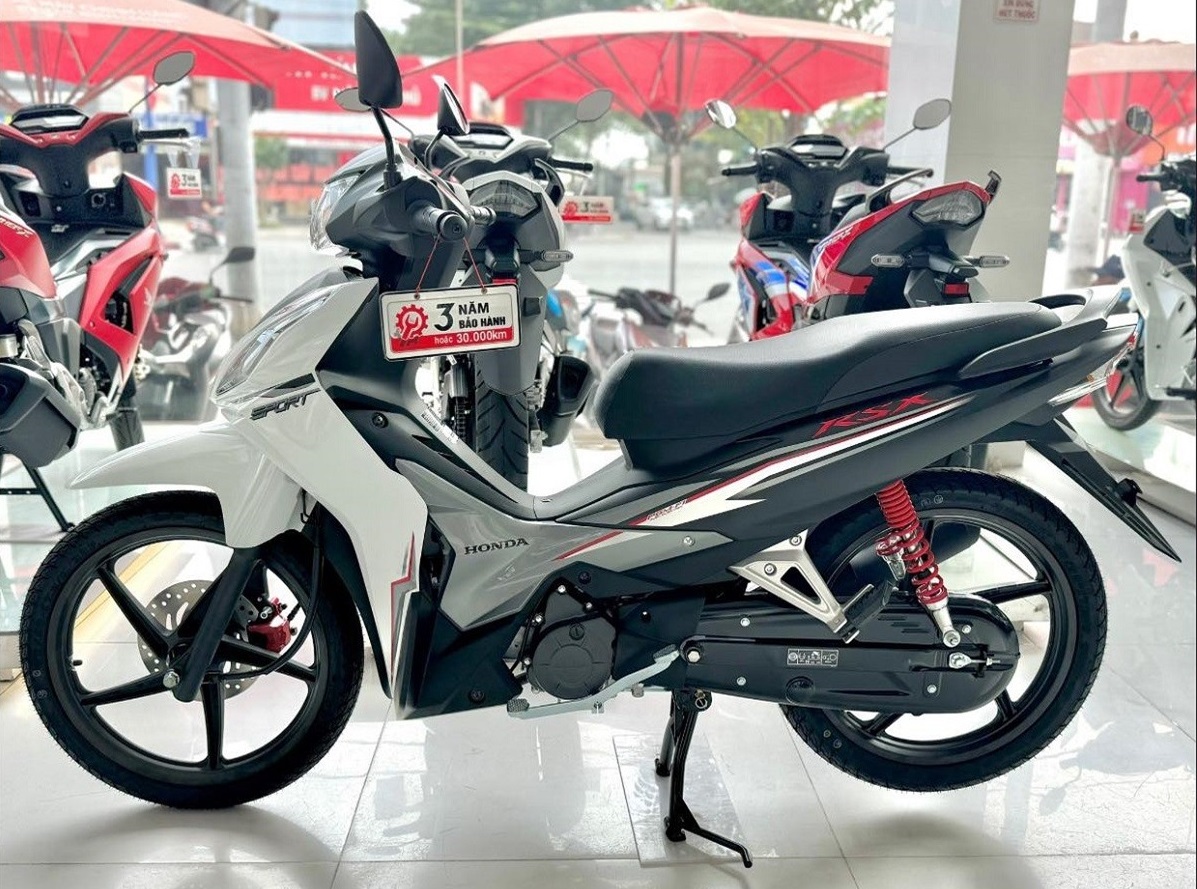 Bảng giá xe Honda Wave RSX FI tháng 9/2025 giảm siêu mạnh: Dân tình săn đón hơn Wave Alpha và Future