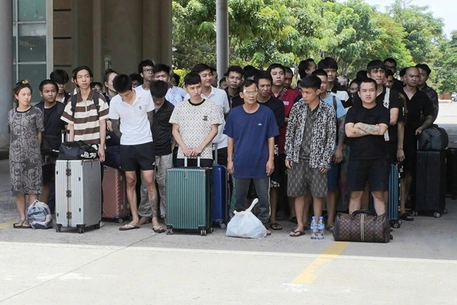 Chân dung 79 công dân vừa được bàn giao từ Campuchia, cái kết của việc tin ‘việc nhẹ lương cao’