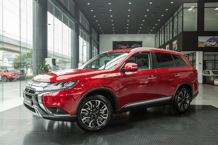 Giá xe Mitsubishi Outlander đầu tháng 9/2025 giảm cực mạnh, ‘phế truất’ cả Honda CR-V và Mazda CX-5