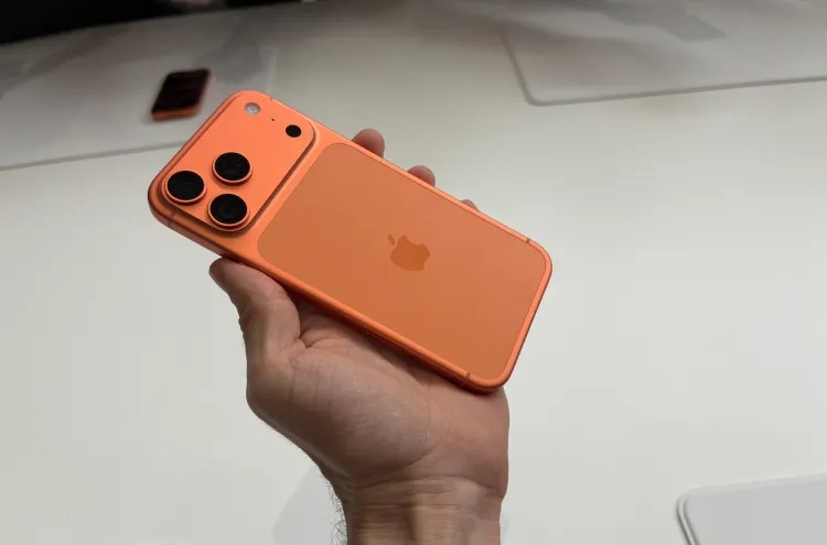 iPhone 17 Pro Max ra mắt với thiết kế lạ, trang bị vẫn mạnh như hổ, giá bán đốn tim người dùng