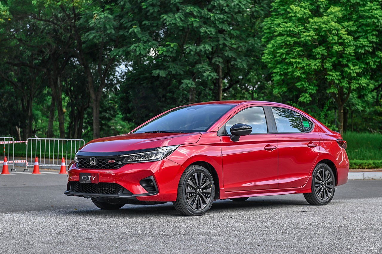 Giá lăn bánh Honda City giữa tháng 9/2025 kèm ưu đãi khủng, triệt hạ Hyundai Accent và Toyota Vios