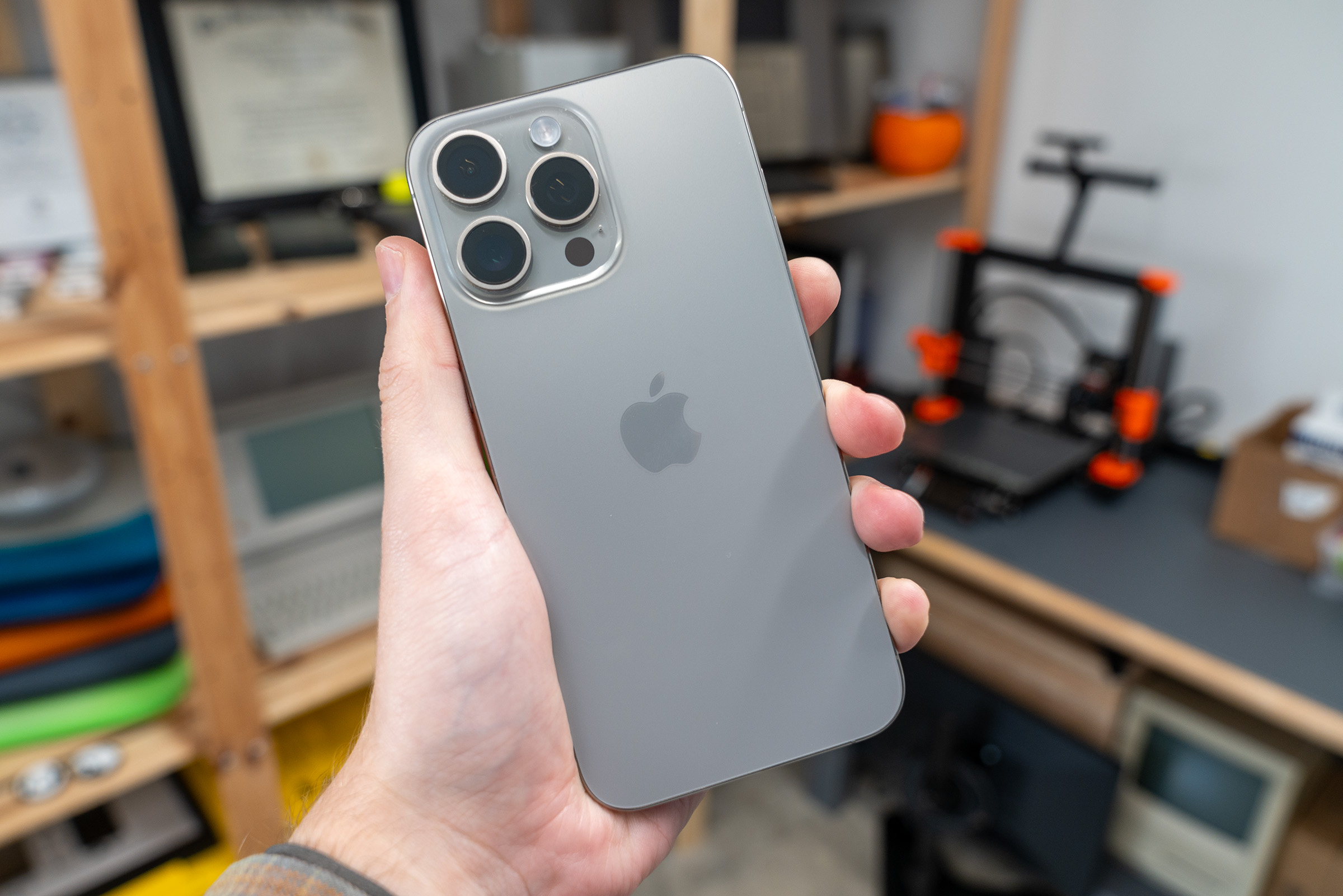 iPhone 15 Pro Max sập giá đón iPhone 17 Pro Max, trang bị vẫn mạnh top đầu đe nẹt Galaxy S25 Ultra