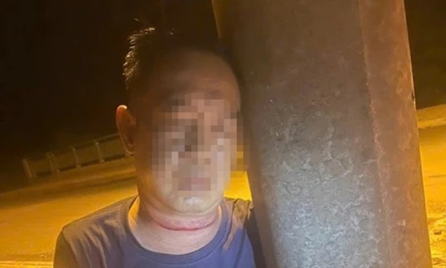 Phát hiện người đàn ông nguy kịch bên trụ điện ở Đắk Lắk, trên cổ có dấu hiệu lạ và tử vong sau đó
