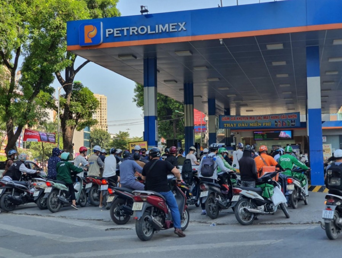 Giá xăng dầu hôm nay 20/9: Giảm sâu đến 1,4% chỉ trong một đêm, chuyện gì đây?