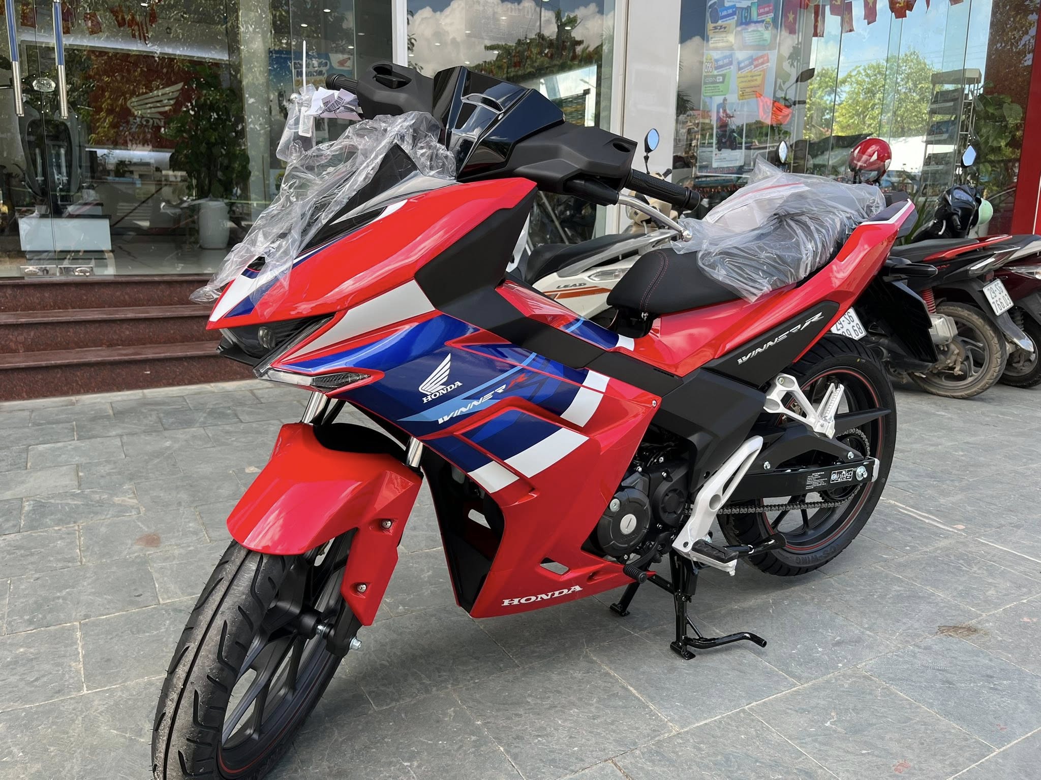 Tin Xe M y 20 9 Chi Ti t Honda Winner R 2026 V a V i L c S n Tin Xe M y 20 9 Chi Ti t Honda Winner R 2026 V a V i L c S n