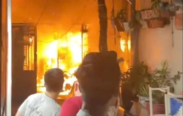 Công an thông tin nóng về người nghi dùng xăng phóng hỏa căn nhà 2 tầng ở Hà Nội, hé lộ nguồn cơn vụ việc