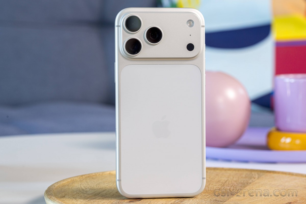 Giá iPhone 17 Pro Max mới nhất, màn cam không hề hot, đây mới là màu sắc được săn lùng đến cháy hàng