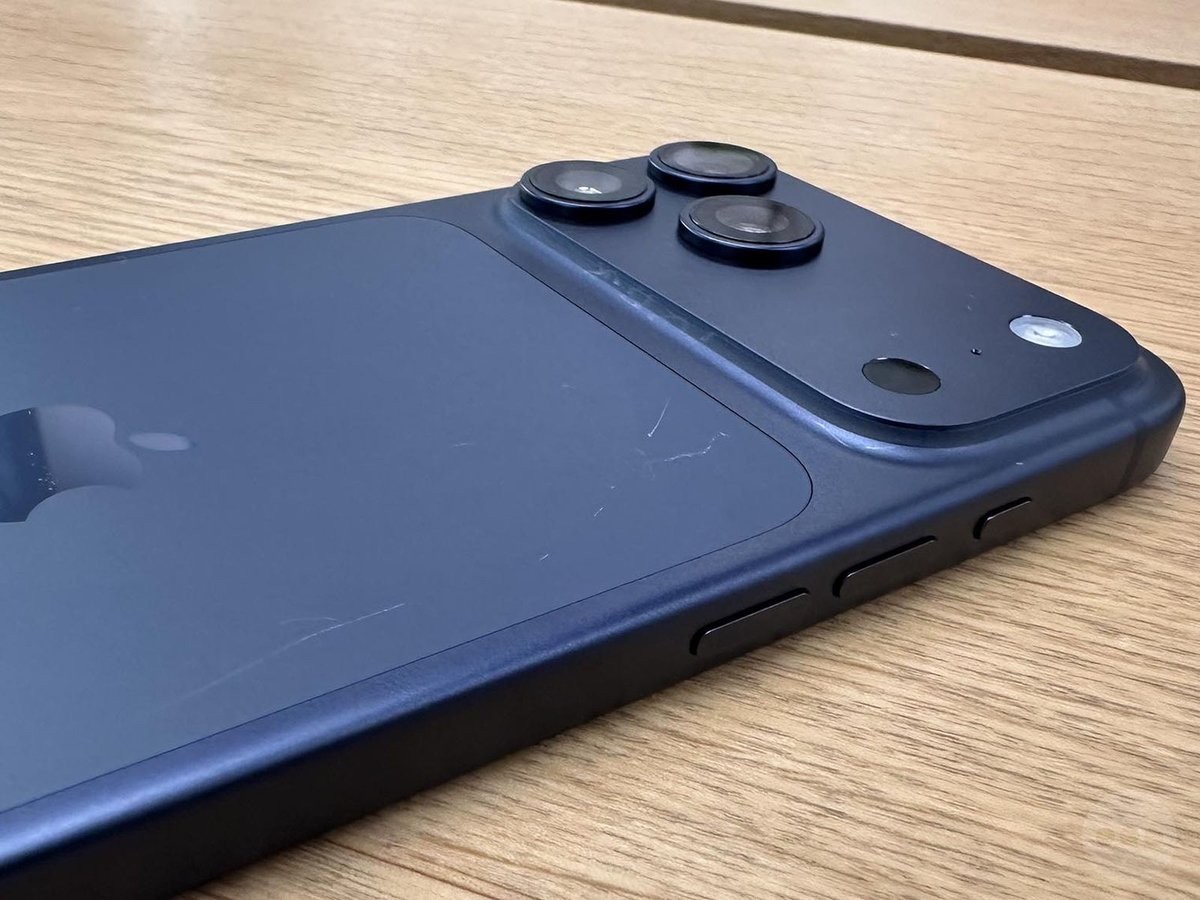 iphone-3-1758773085.jpg