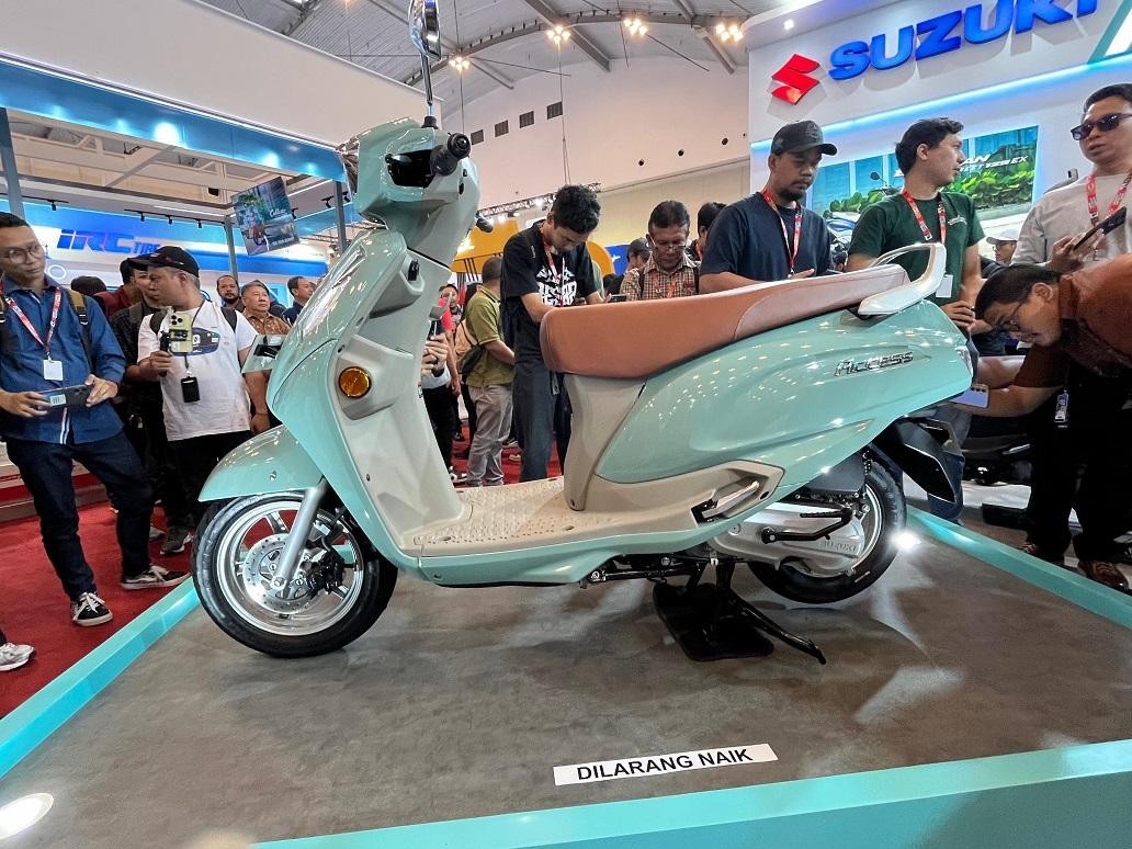 Hạ gục Honda SH Mode, Suzuki chính thức ra mắt ‘vua xe ga’ 125cc mới đẹp long lanh giá 40 triệu đồng ảnh 1