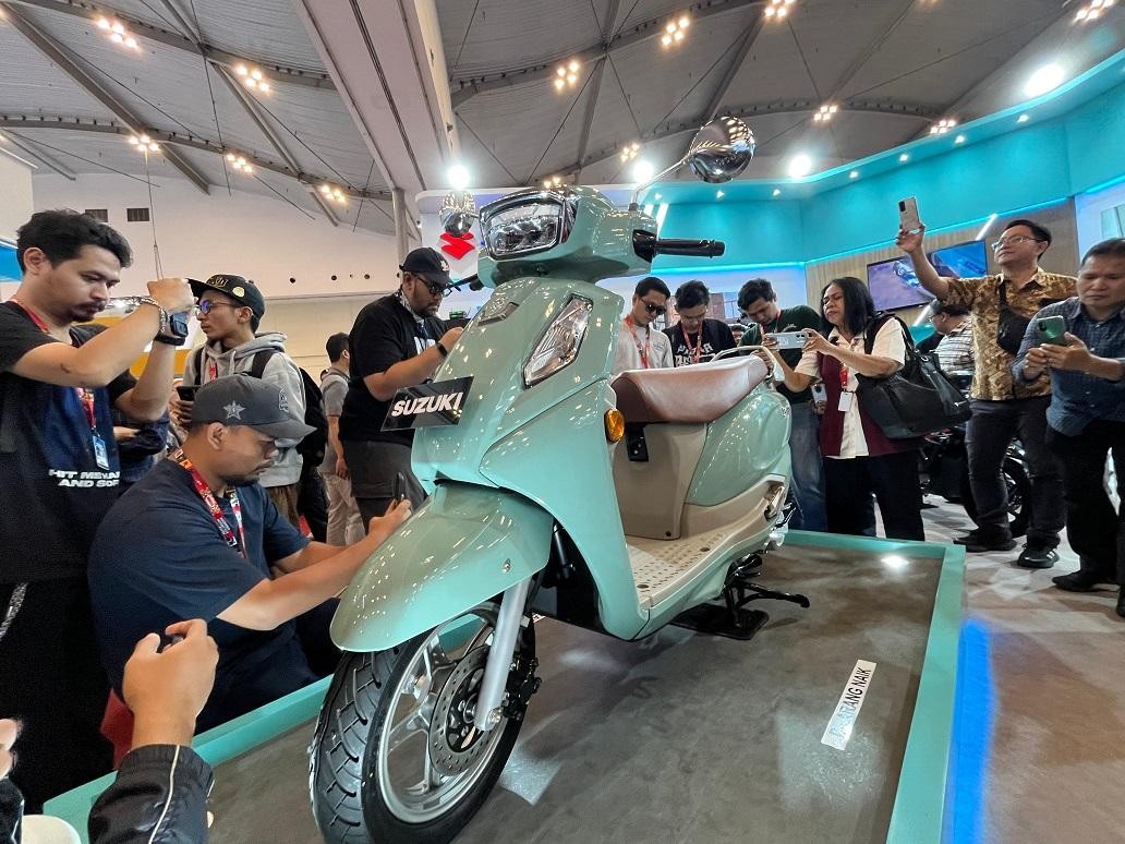 Hạ gục Honda SH Mode, Suzuki chính thức ra mắt ‘vua xe ga’ 125cc mới đẹp long lanh giá 40 triệu đồng ảnh 2