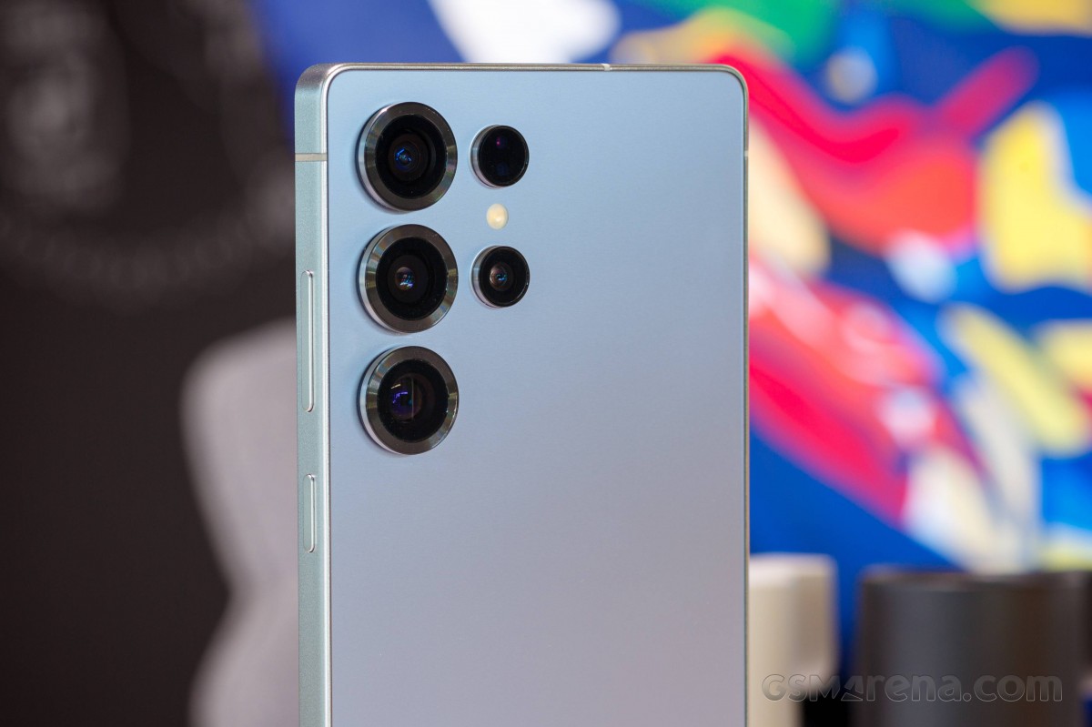 Quên iPhone 17 Pro Max đi, Galaxy S25 Ultra đang ngon bổ rẻ, camera ăn đứt hấp dẫn hơn nhiều
