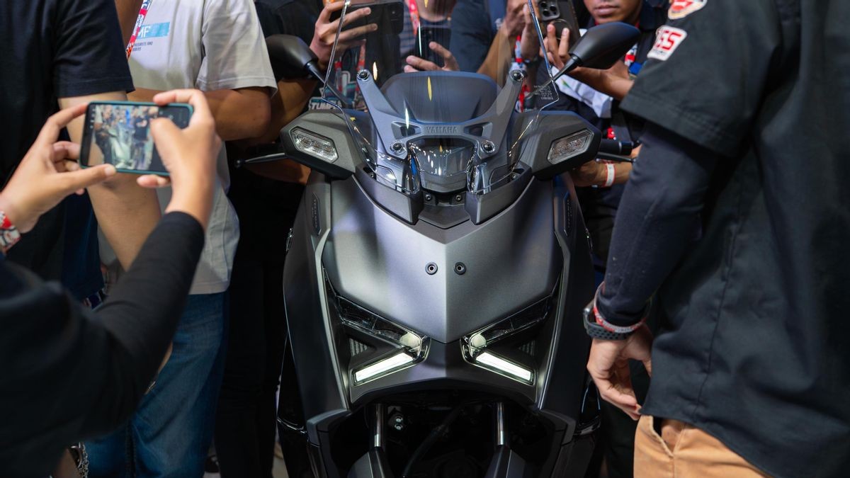 Khiêu chiến Honda SH, Yamaha ra mắt ‘vua xe ga’ 250cc mới cứng với giá rẻ, có đủ ABS 2 kênh và TCS ảnh 2
