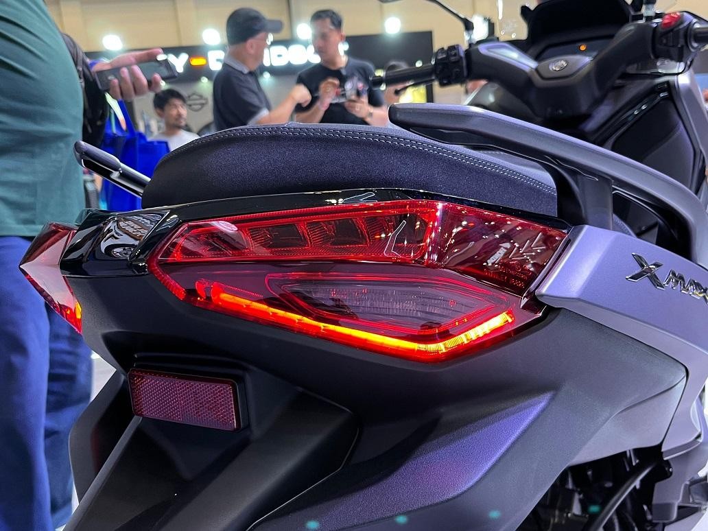 Khiêu chiến Honda SH, Yamaha ra mắt ‘vua xe ga’ 250cc mới cứng với giá rẻ, có đủ ABS 2 kênh và TCS ảnh 3