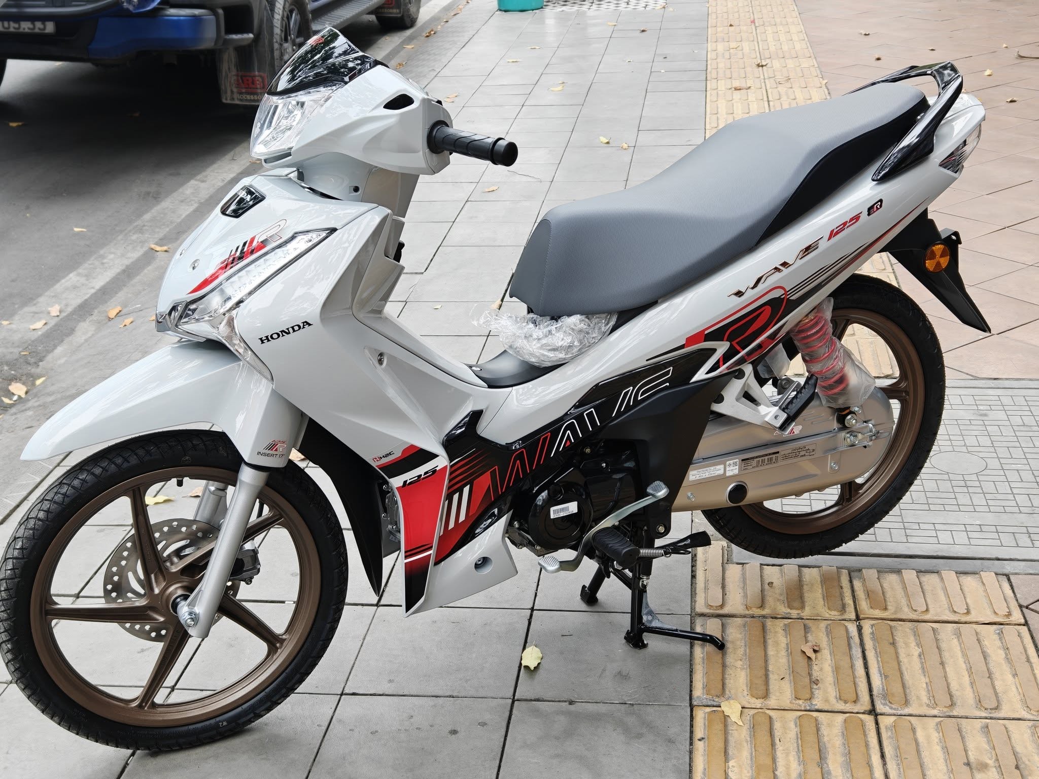 Đẹp hơn cả Future và Wave Alpha, ‘vua xe số’ Honda nhập Thái mới đã về đại lý Việt với giá cực sốc ảnh 4