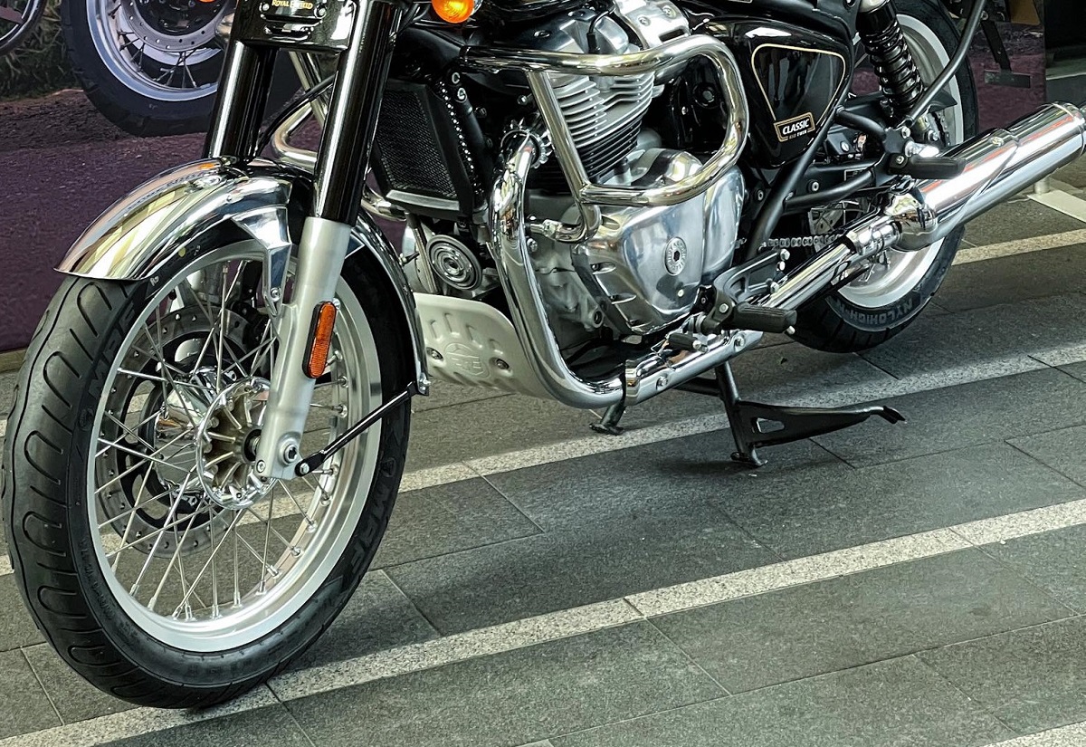 ‘Huyền thoại côn tay’ của Anh quốc chính thức ra mắt: Thiết kế đẹp át vía Honda Winner R, giá cực rẻ