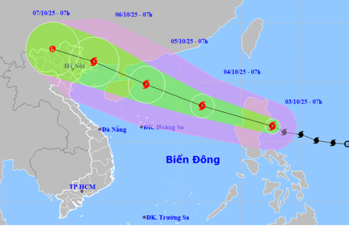 Tin mới nhất về bão số 11 Matmo: Thành cuồng phong khi vào Biển Đông chiều 3/10, gió giật 125 km/h