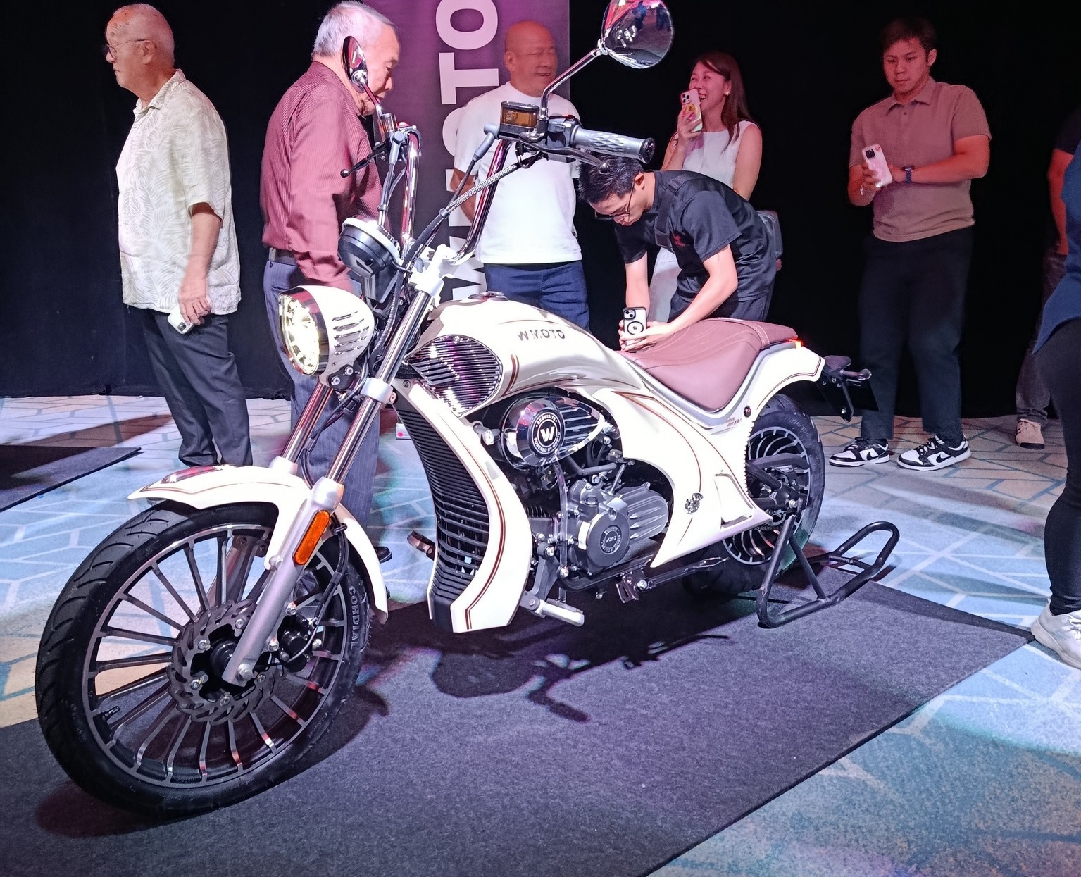 ‘Xe máy quái thú’ 125cc mới chính thức ra mắt giá 32 triệu đồng: Độc đáo hơn Honda Winner R, Exciter