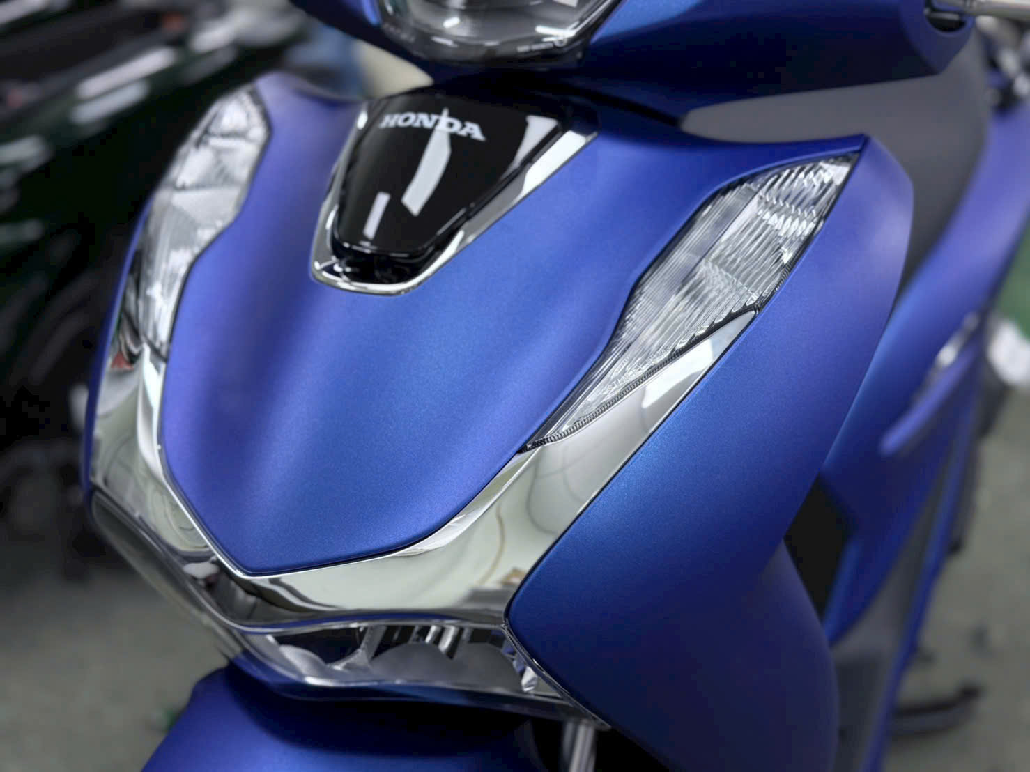 Tin xe cuối tuần: Honda SH phiên bản 2025 chính thức về Việt Nam, thiết kế đẹp không tỳ vết, giá mềm