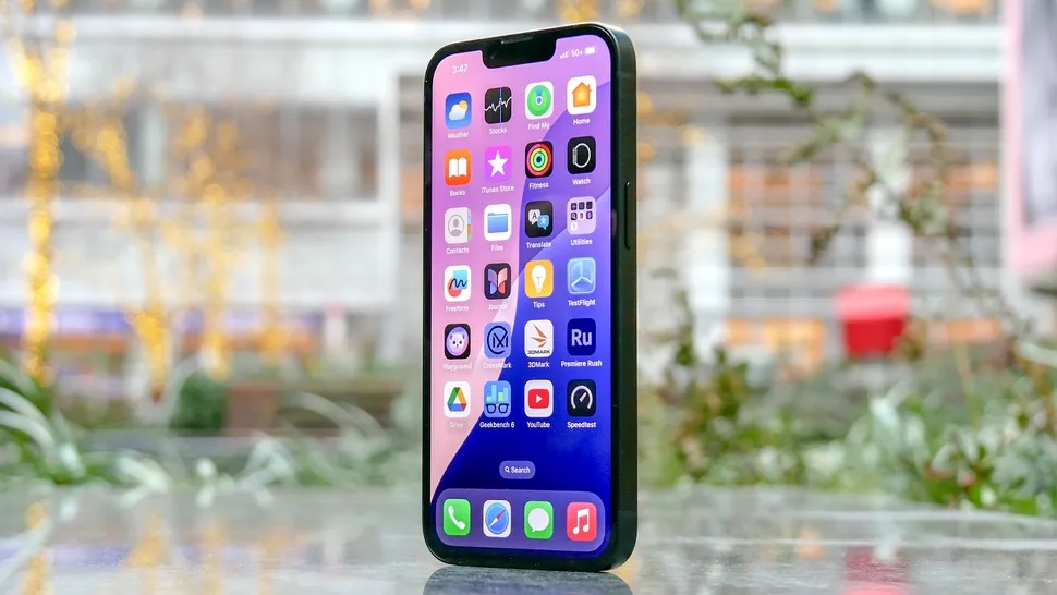 iPhone 16e vẫn là lựa chọn chip mạnh giá rẻ nhất, trên trình iPhone 15, rẻ hơn iPhone 17 10 triệu