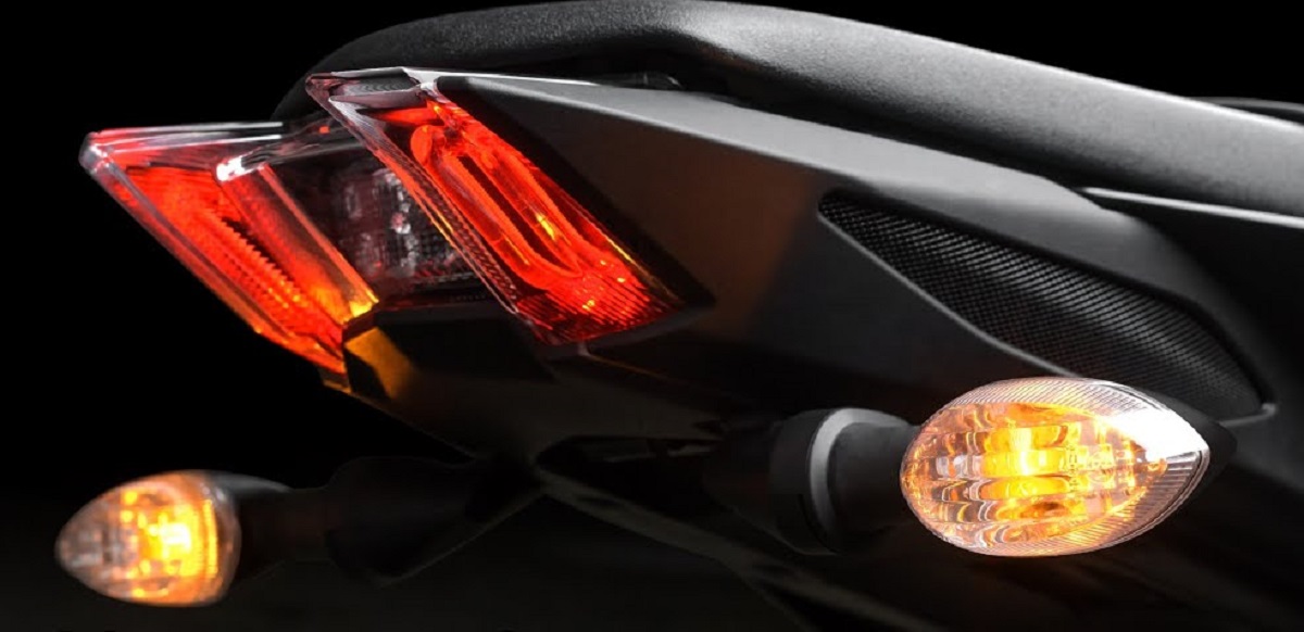 Yamaha chính thức ra mắt ‘huyền thoại bóng đêm’ mới chất hơn hẳn Honda Winner R, có ABS, giá hấp dẫn
