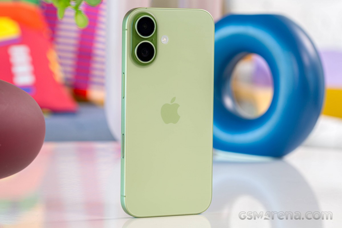 Giá iPhone 17 siêu hấp dẫn vì bộ từ 256GB, sẵn hàng tháng 10, không bị khan như iPhone 17 Pro Max