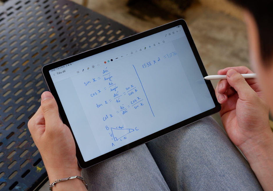 galaxy-tab-s10-lite-nguoi-ban-dong-hanh-trong-hoc-tap-techz-2-1759896140.png