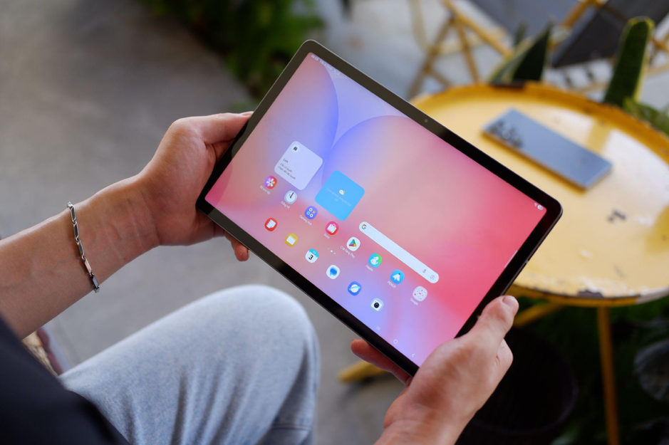 galaxy-tab-s10-lite-nguoi-ban-dong-hanh-trong-hoc-tap-techz-5-1759896216.png