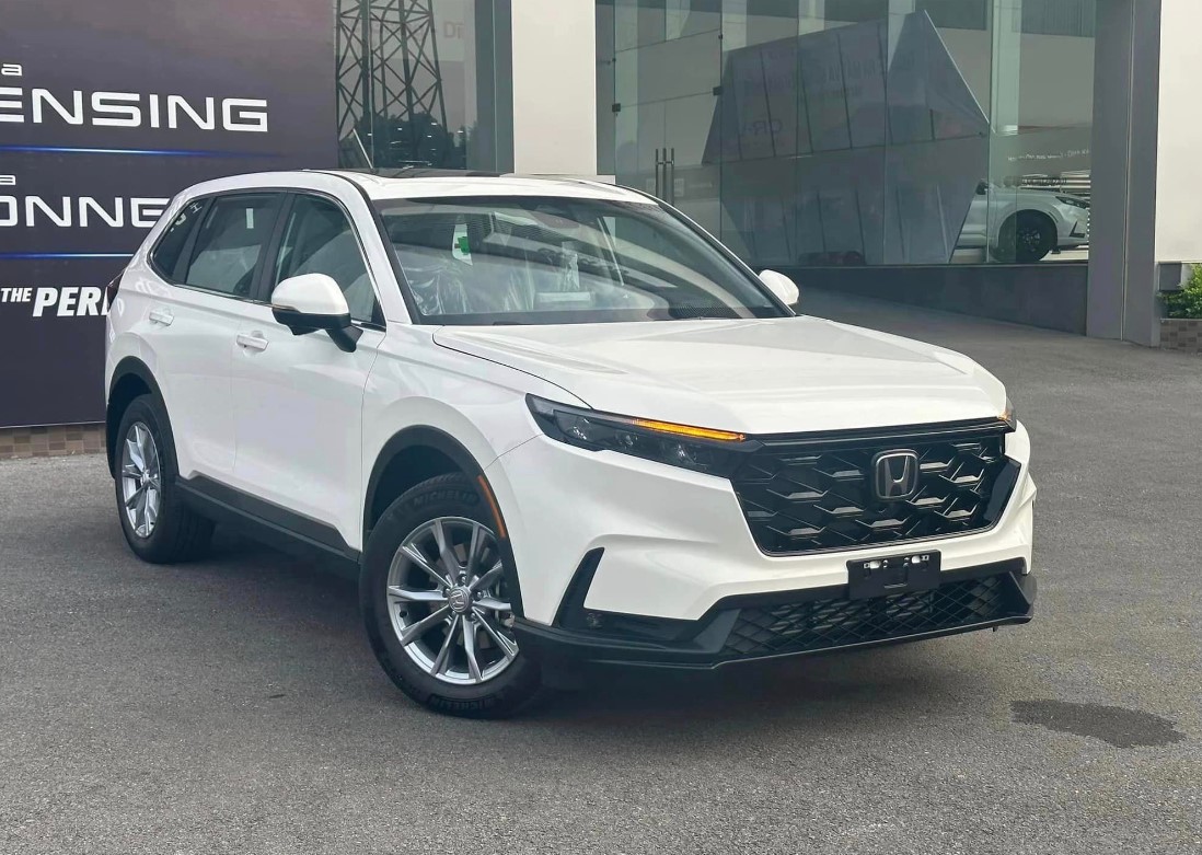 Giá xe Honda CR-V lăn bánh cập nhật đầu tháng 10/2025: Thách thức Mazda CX-5 bằng ưu đãi cực khủng